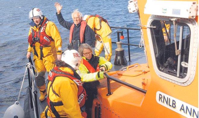 Norwegian sailors Erik Ostberg, and his wife, Gretta,  arriving in Castletownbere, Ireland ©  SW